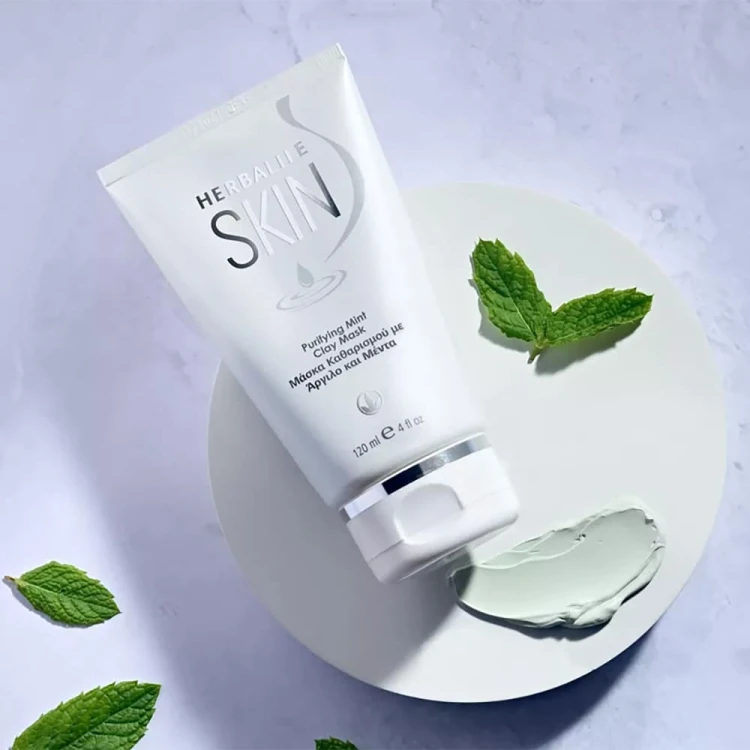 Oczyszczająca maseczka z miętą i glinką Herbalife SKIN - bg