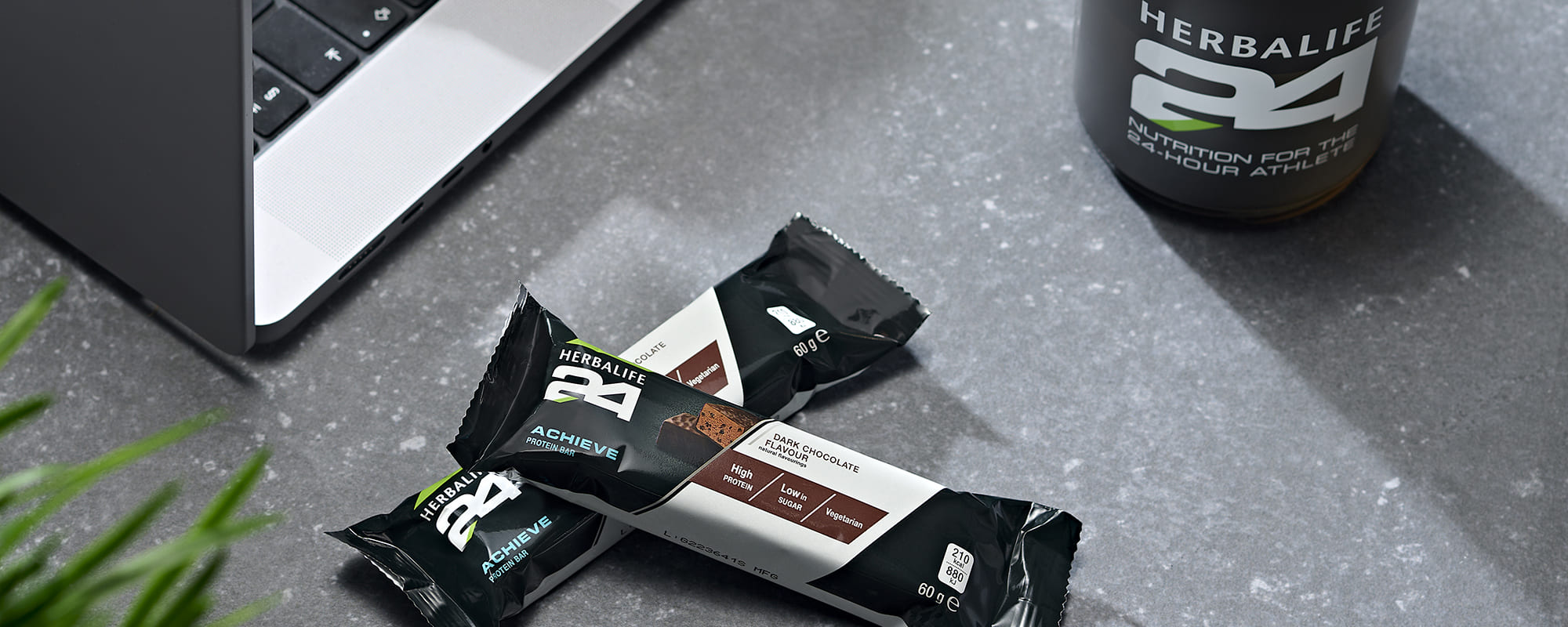 Batony Proteinowe Achieve Herbalife24, sportowa przekąska dla aktywnych